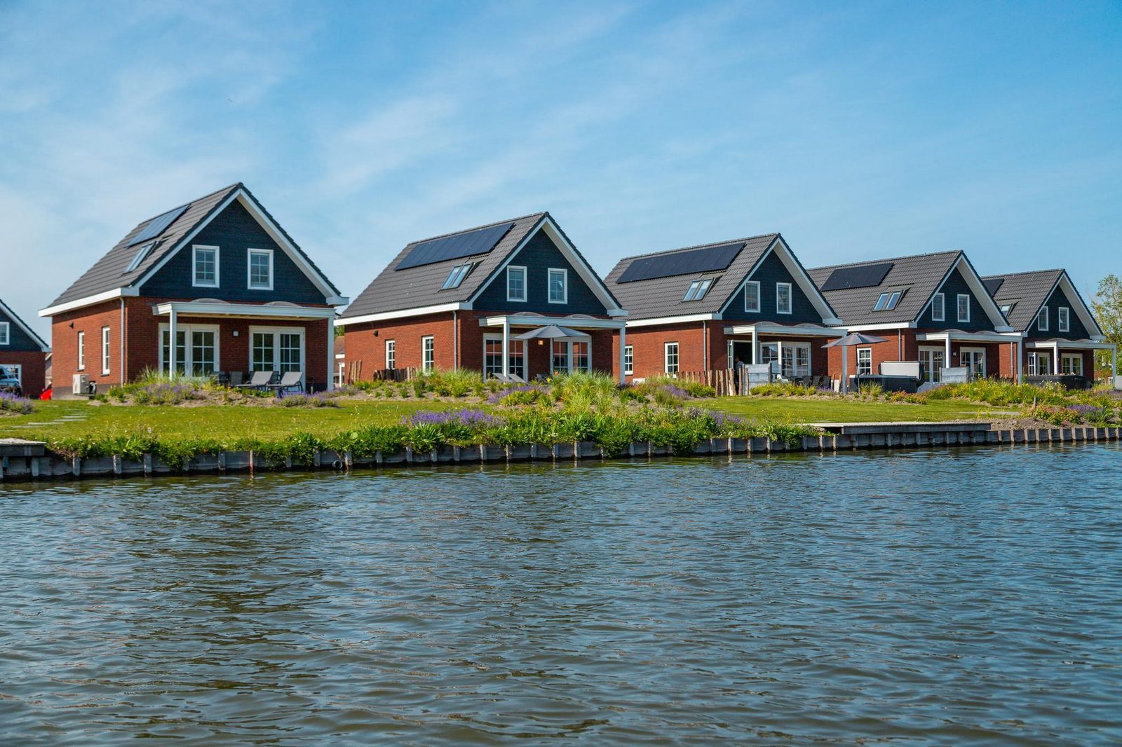 Ijsselmeer · Watervilla Wellness 8
