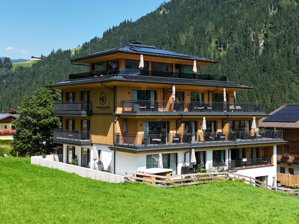 Mountain Suite Nr 202
