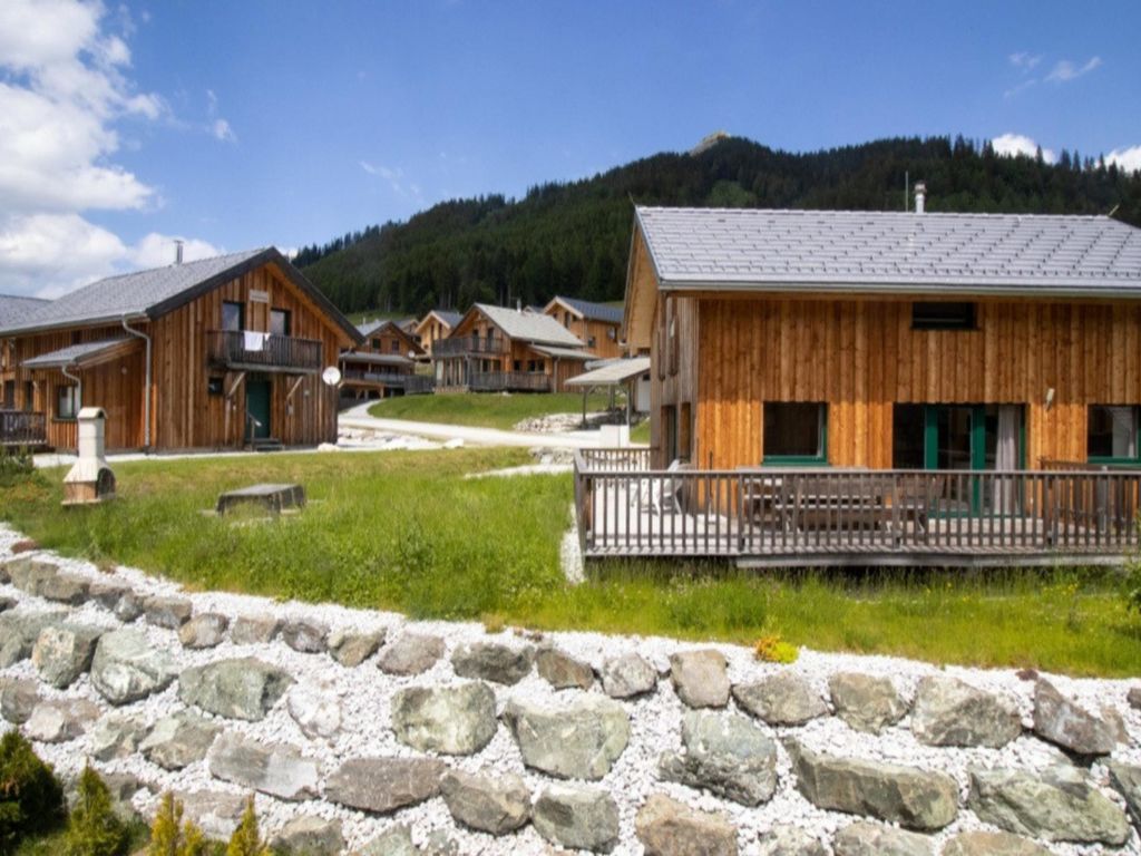 Superior #63 mit IR-Sauna&Sprudelwanne cover