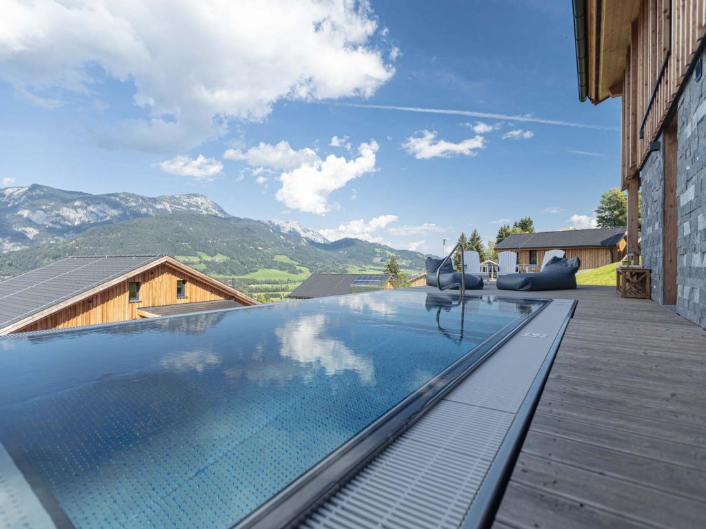 Premium mit 5 Schlafzimmern, Sauna &Pool cover