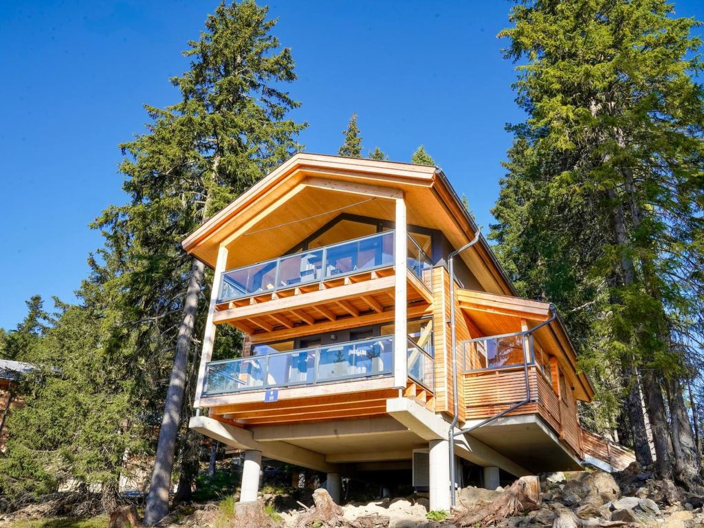 Superior # 12 Sauna & Hot Tub