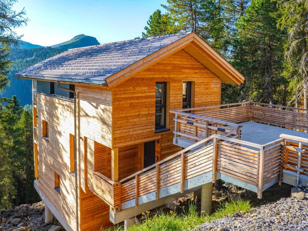 Superior #17 mit Sauna & Hot Tub cover