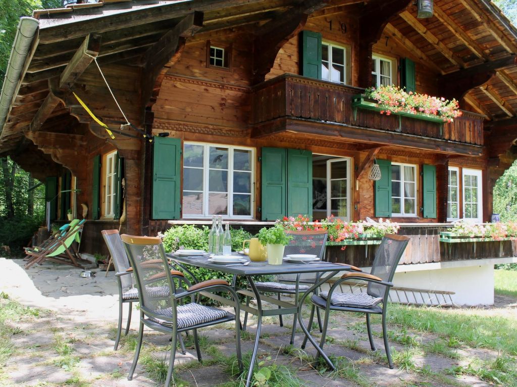 Chalet Maru cover