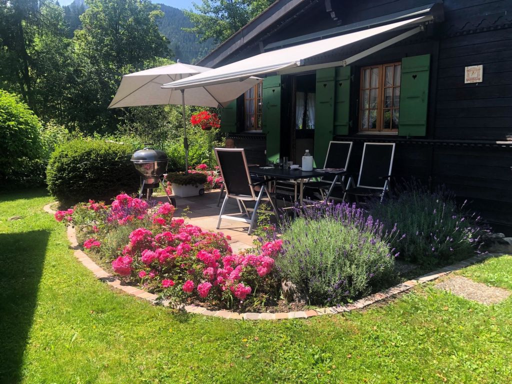 Abnaki, Chalet cover