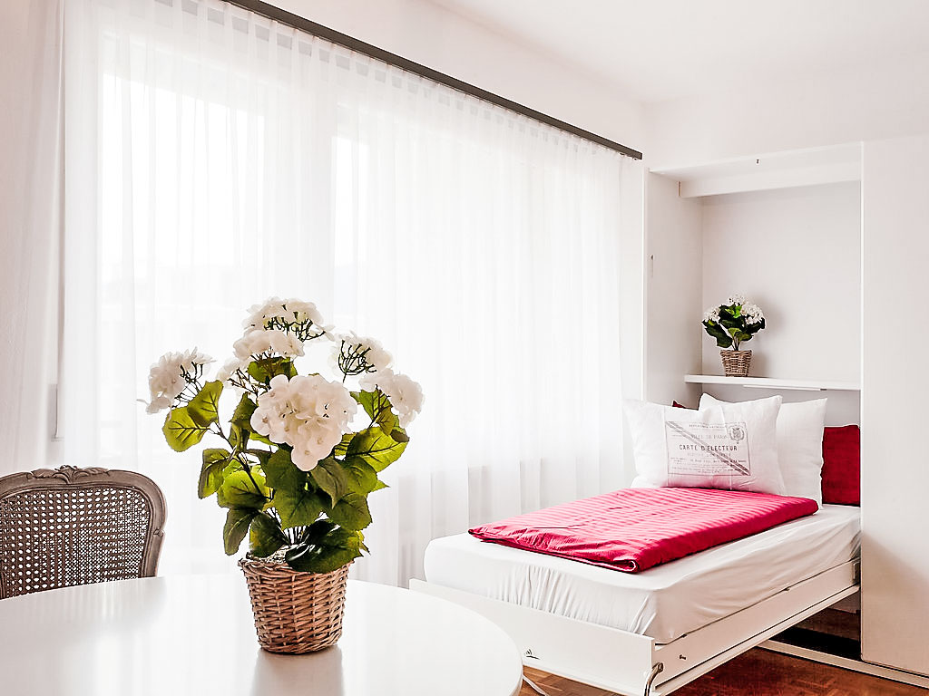 Double Room cover