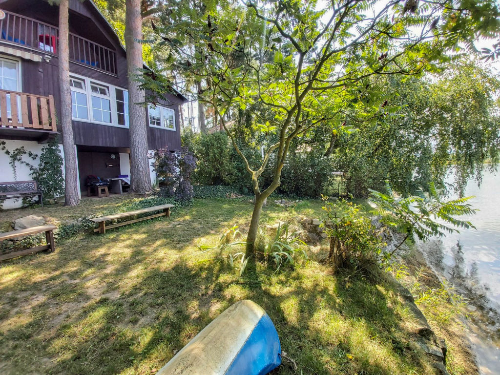 Pondside Retreat & Canoe