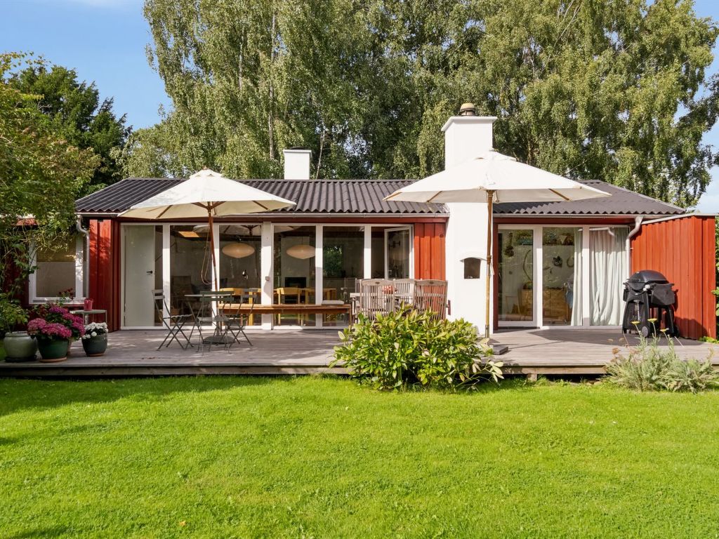 "Lauri" - 2.3km from the sea cover