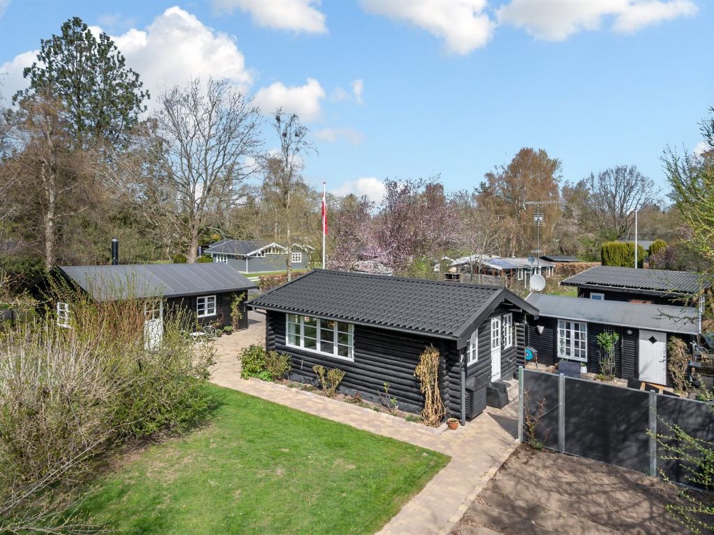 "Gunnhild" - 500m from the sea cover