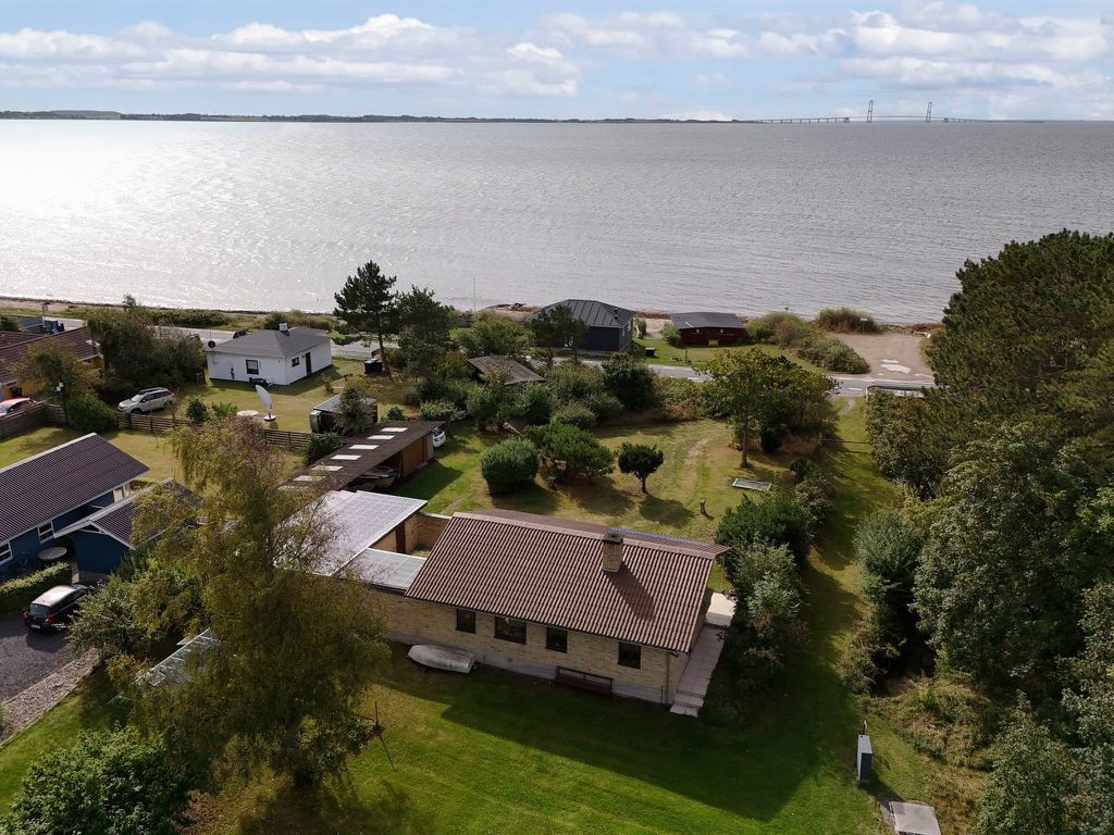 "Svanborg" - 40m from the sea cover