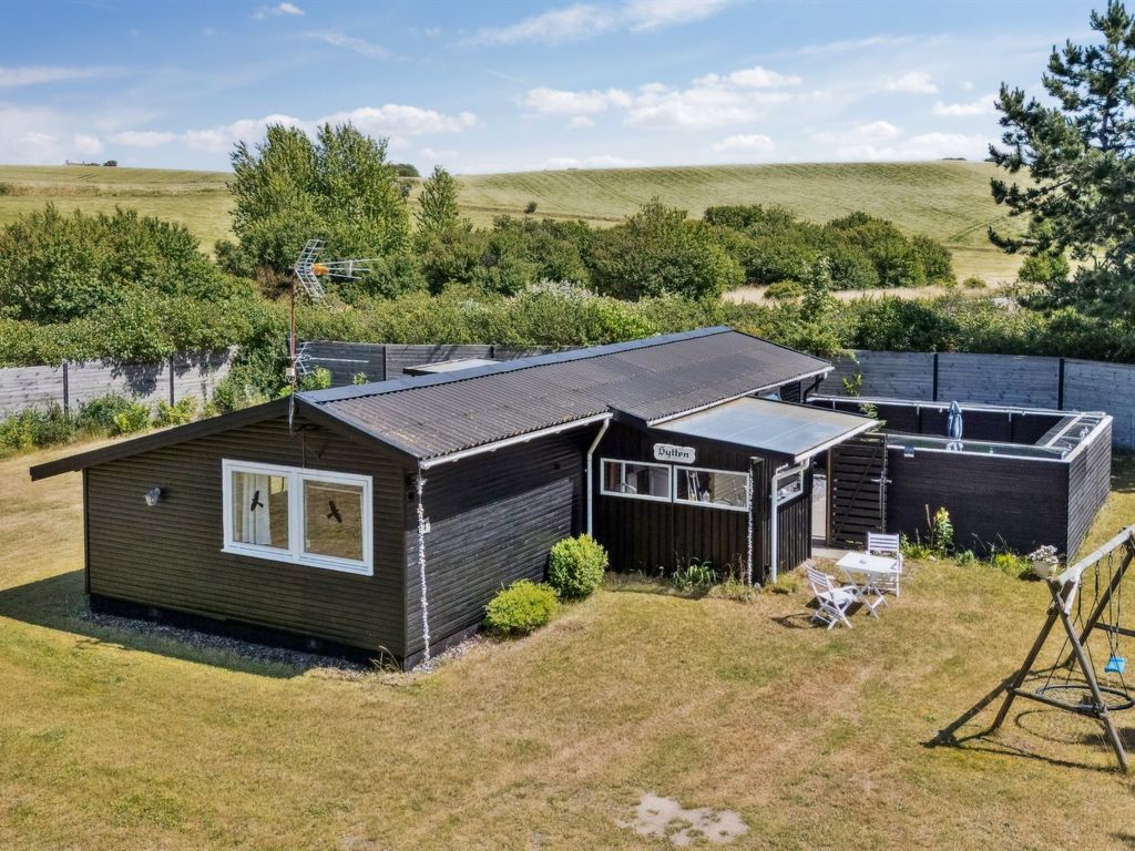 "Ludvika" - 350m from the sea cover