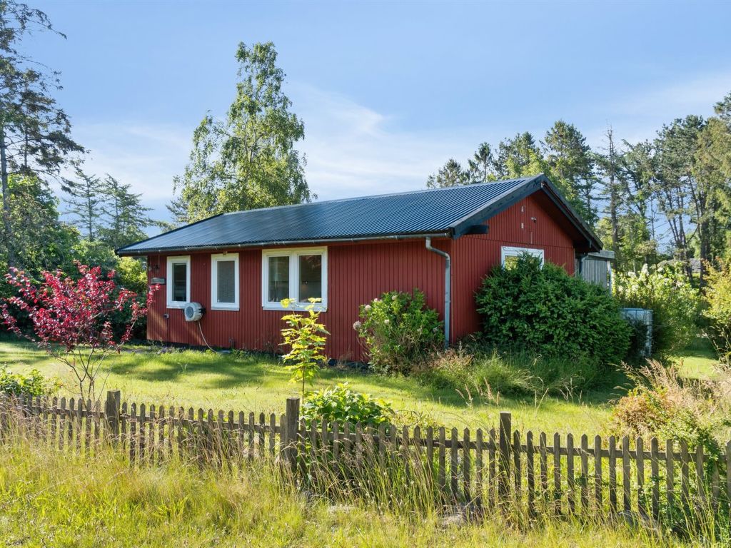 "Herulf" - 2km from the sea cover