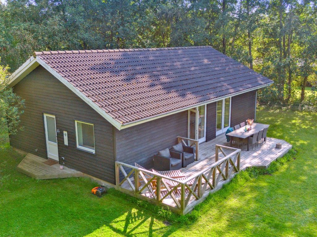 "Pietari" - 1.2km from the sea cover