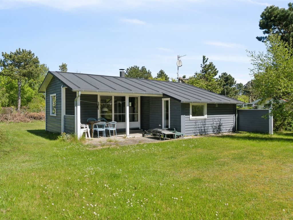 "Ginette" - 500m from the sea cover