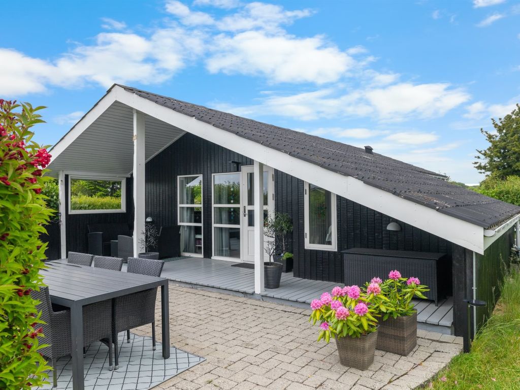 "Maaria" - 400m from the sea cover