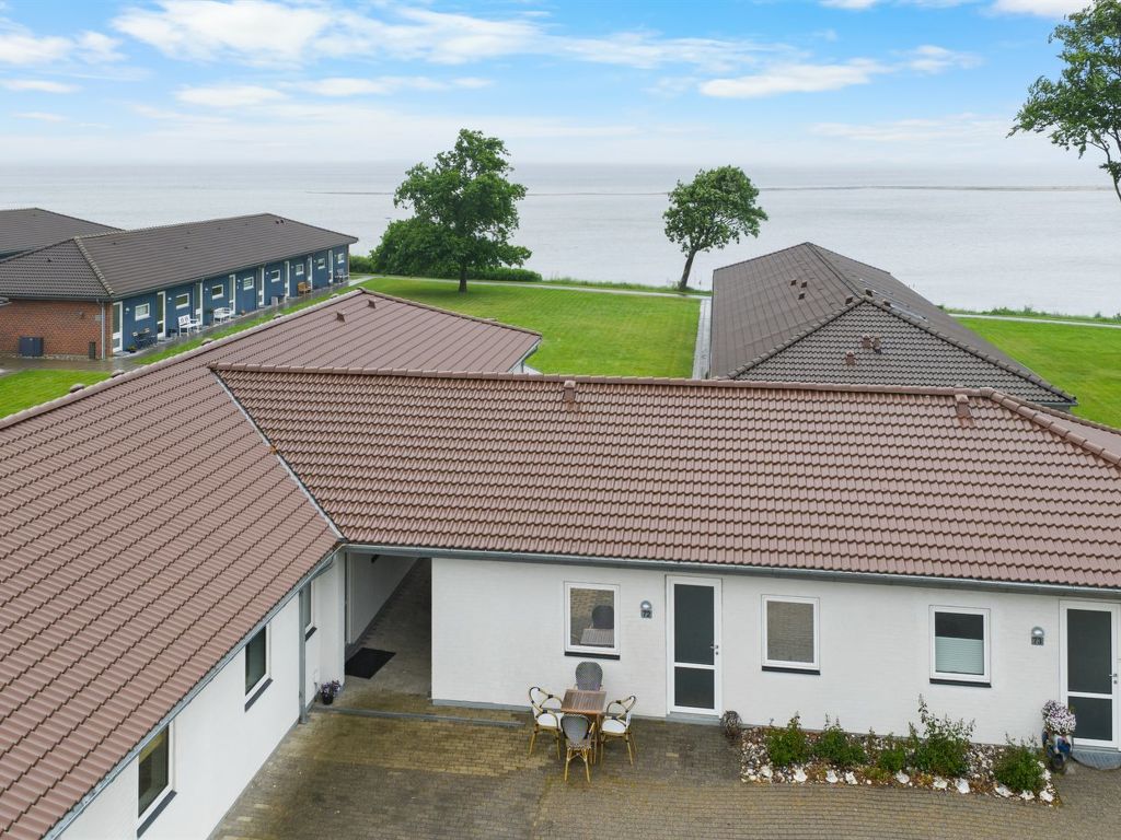 "Kari" - 50m from the sea cover
