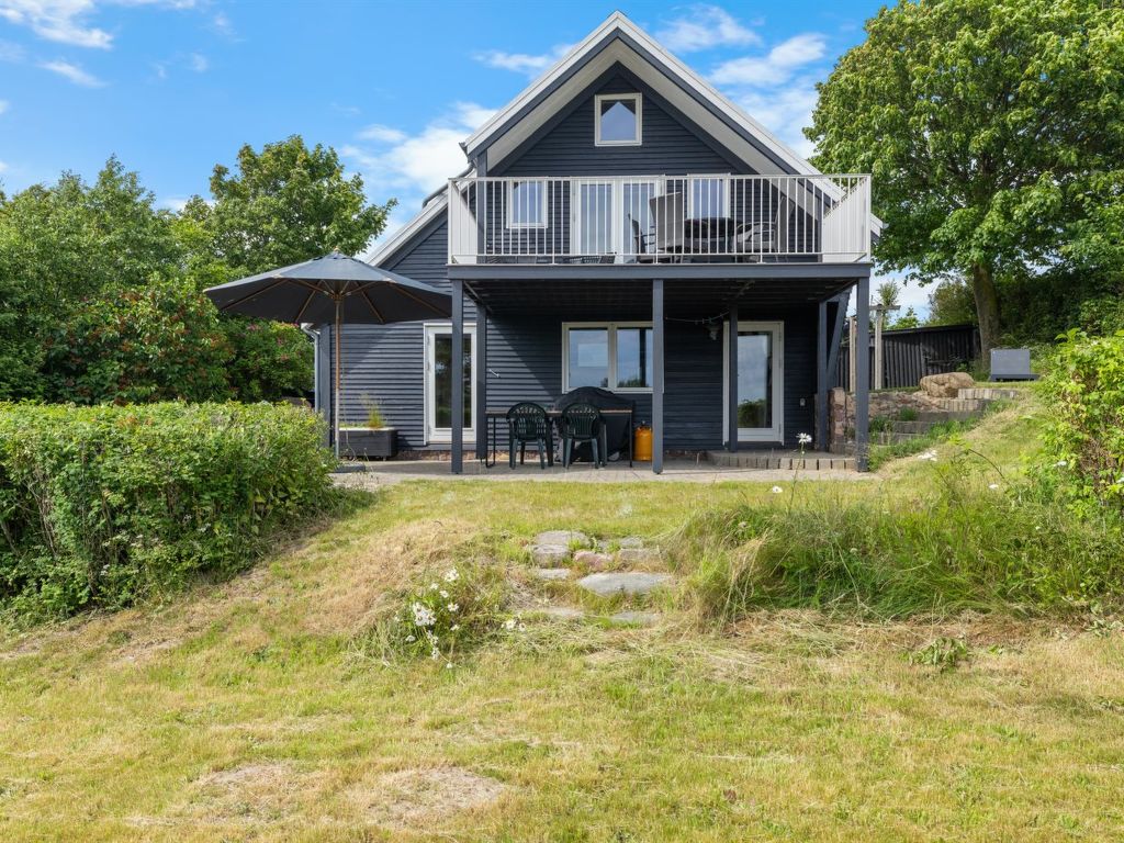 "Chayton" - 450m from the sea cover