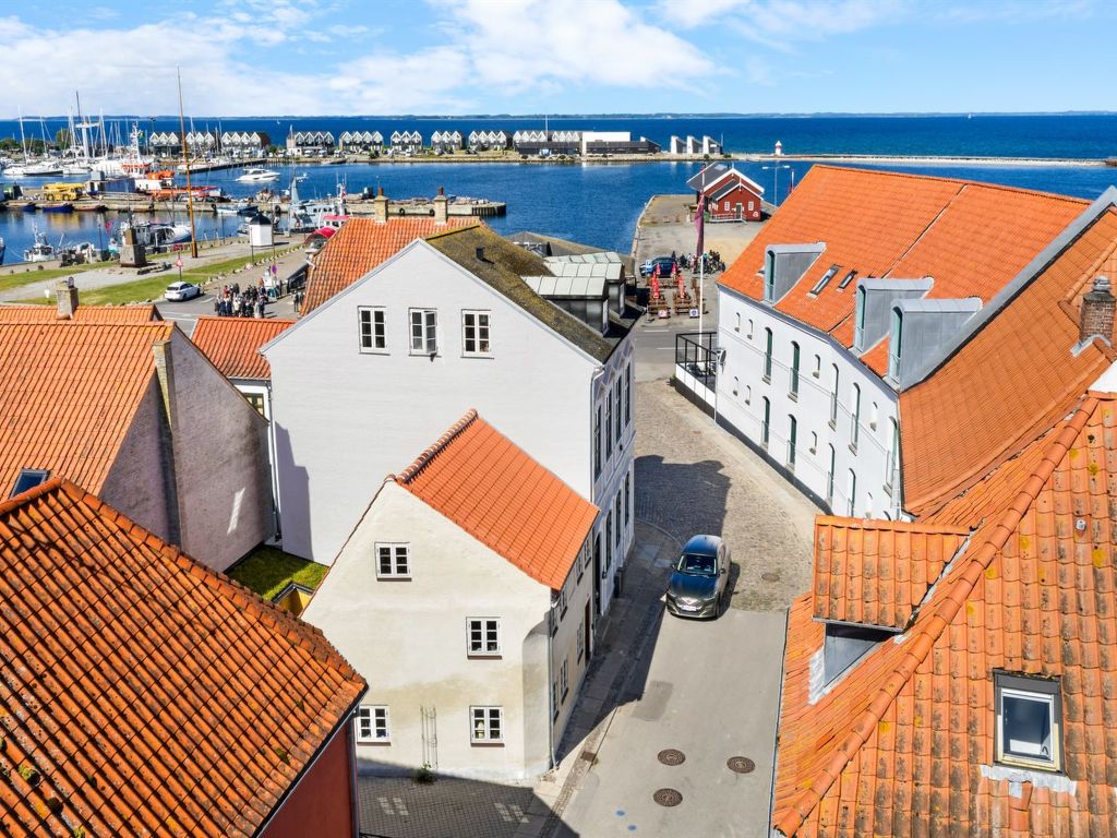 "Gaby" - 250m from the sea cover