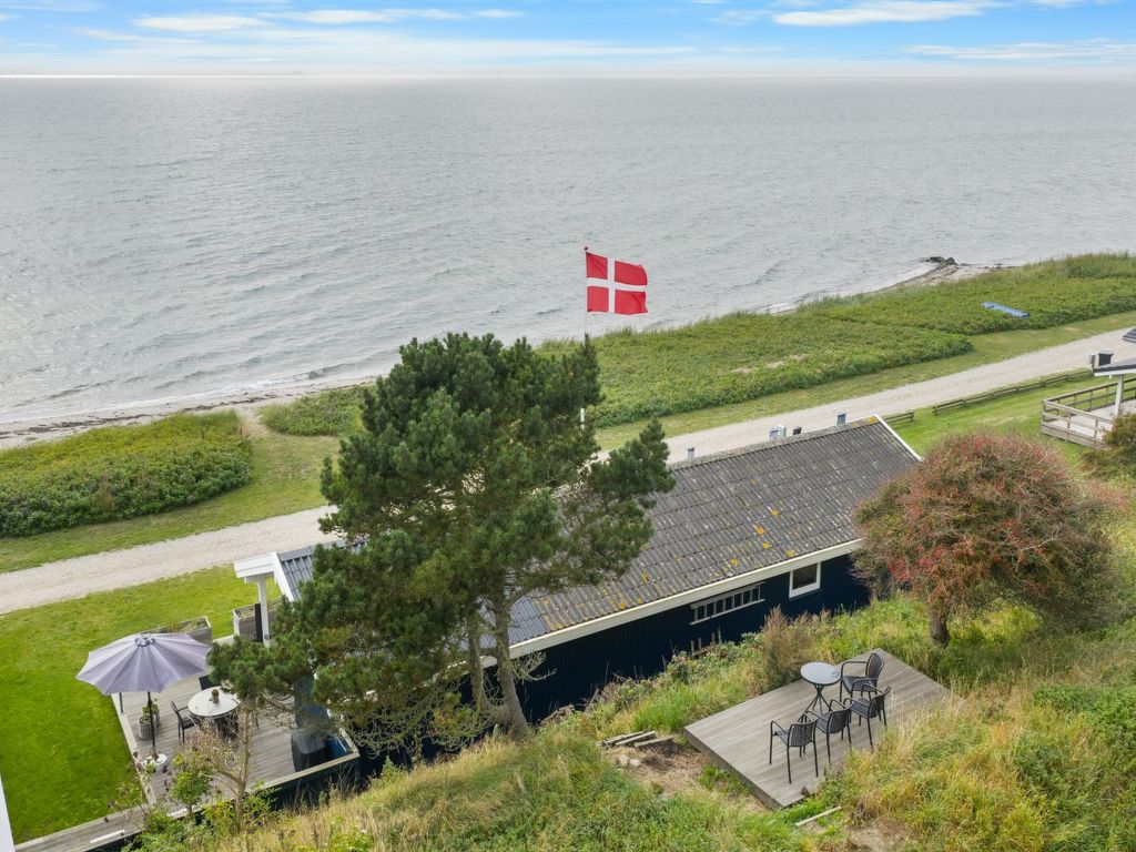 "Gertje" - 20m from the sea cover