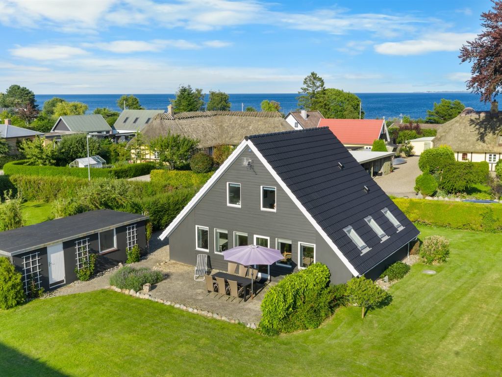 "Begitte" - 200m from the sea cover