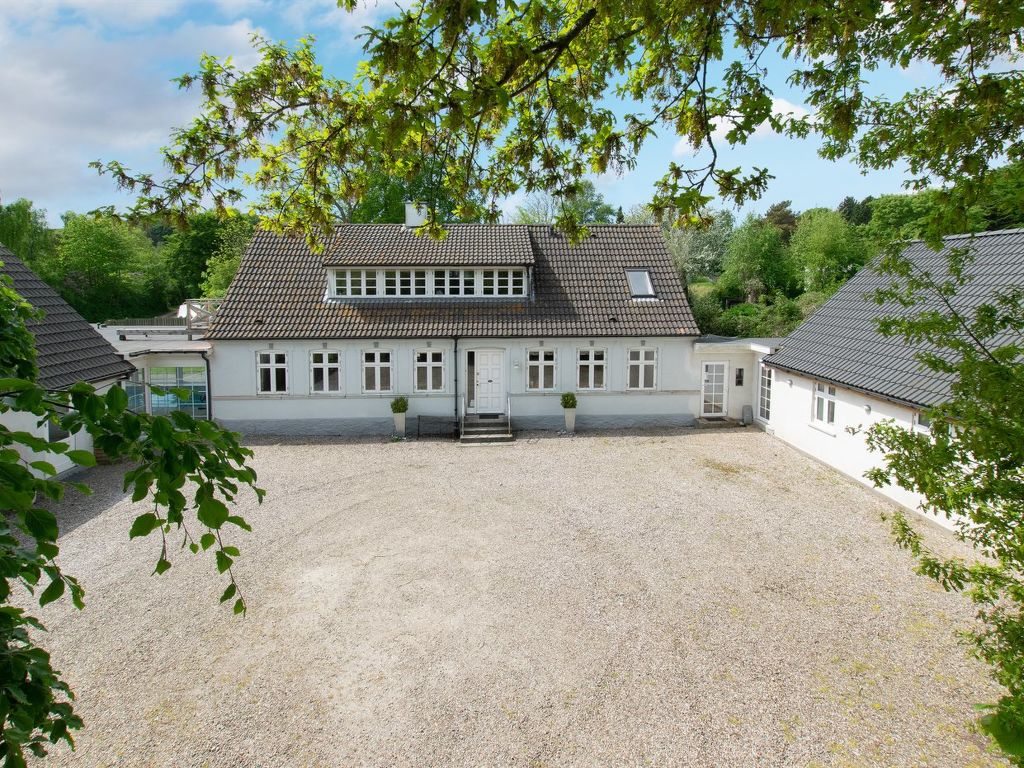 "Gunhilda" - 200m from the sea cover