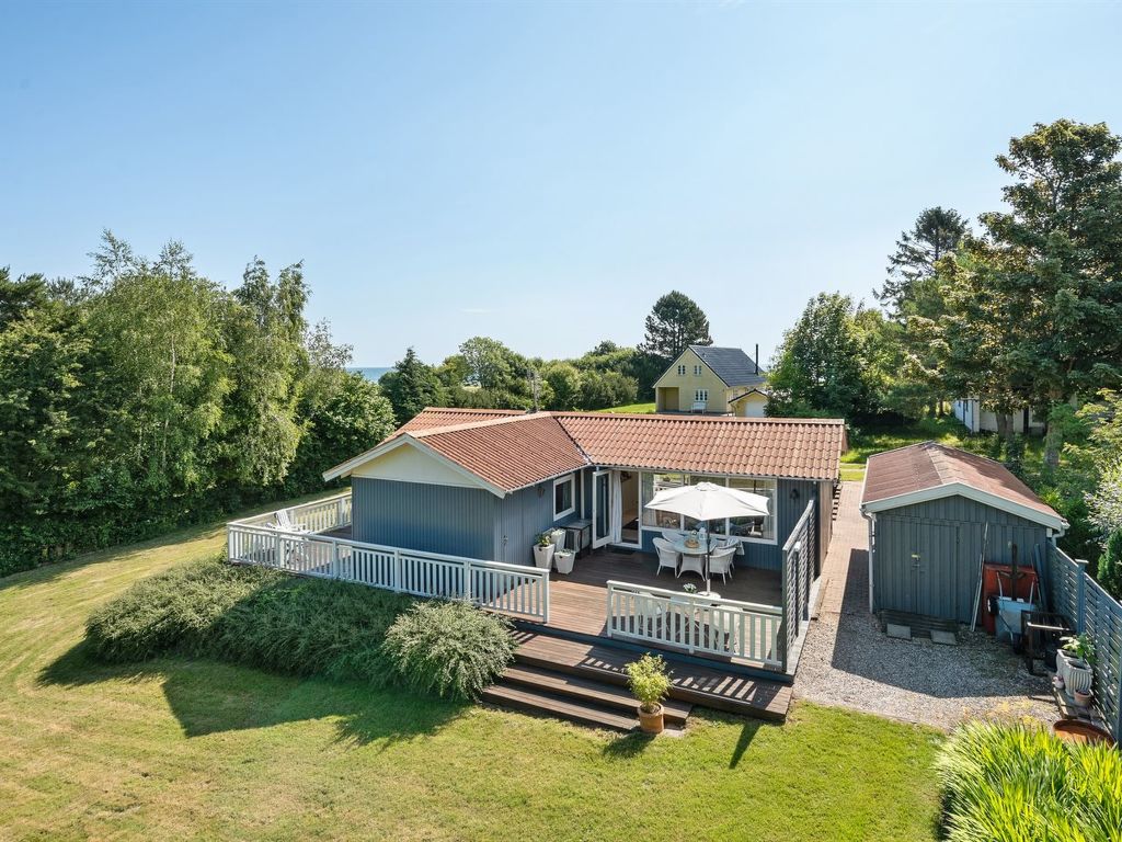 "Lillan" - 250m from the sea cover