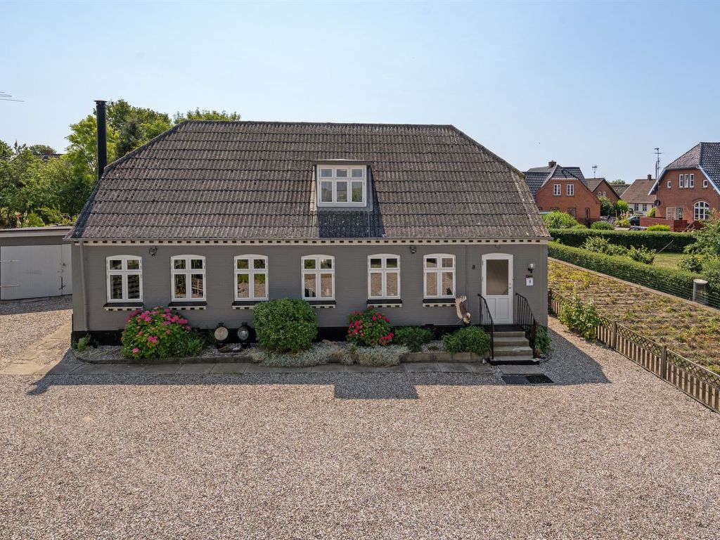"Evje" - 250m from the sea cover