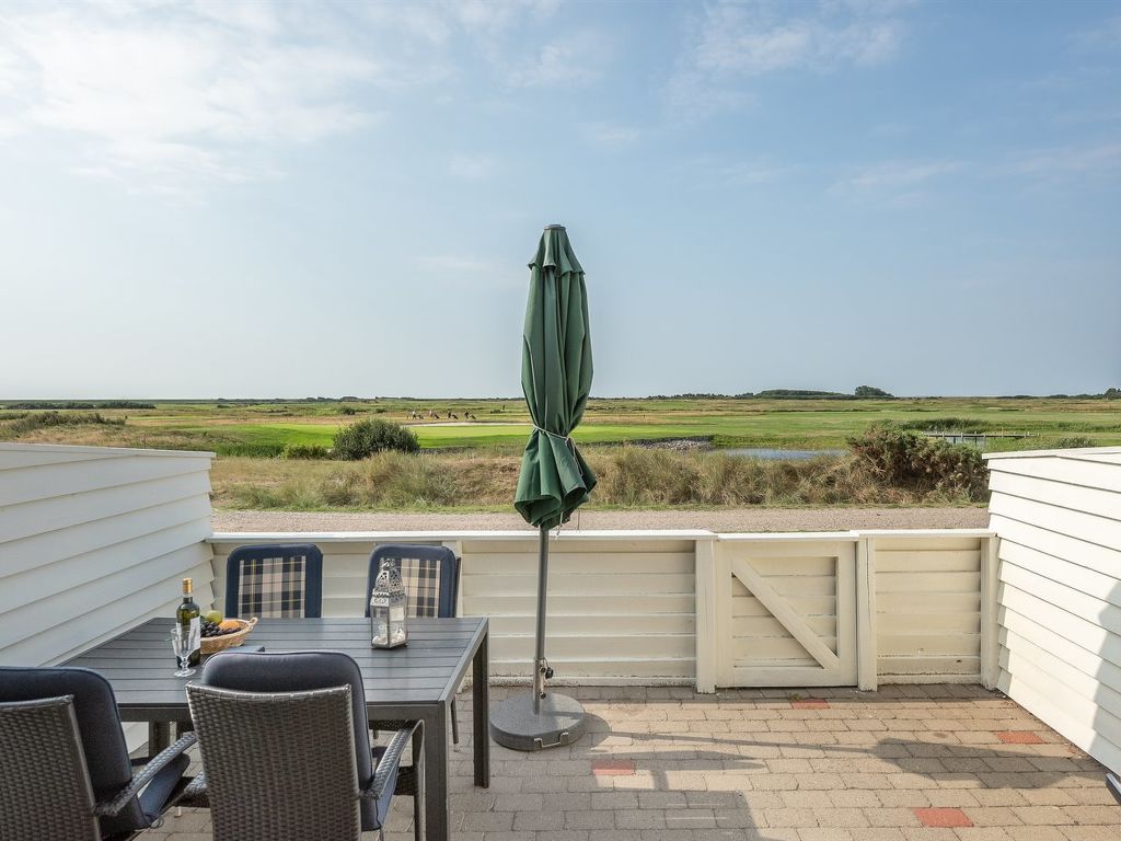 "Helvig" - 2.3km from the sea cover