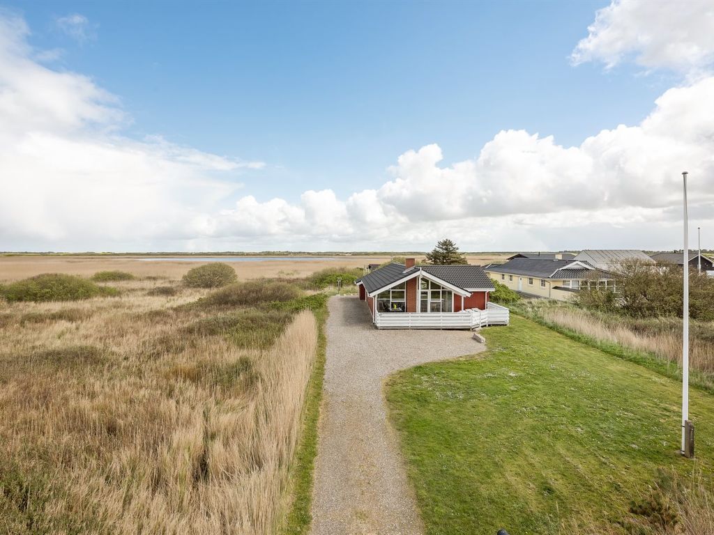 "Hermandine" - 700m from the sea cover