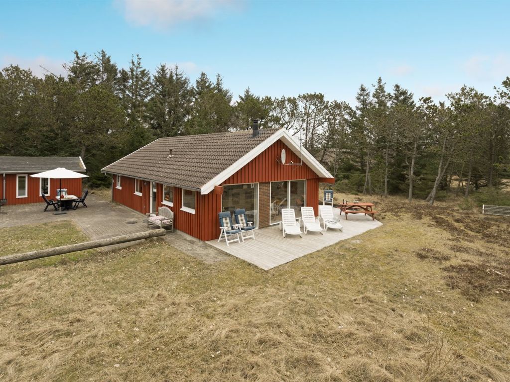 "Tove" - 1.5km from the sea cover