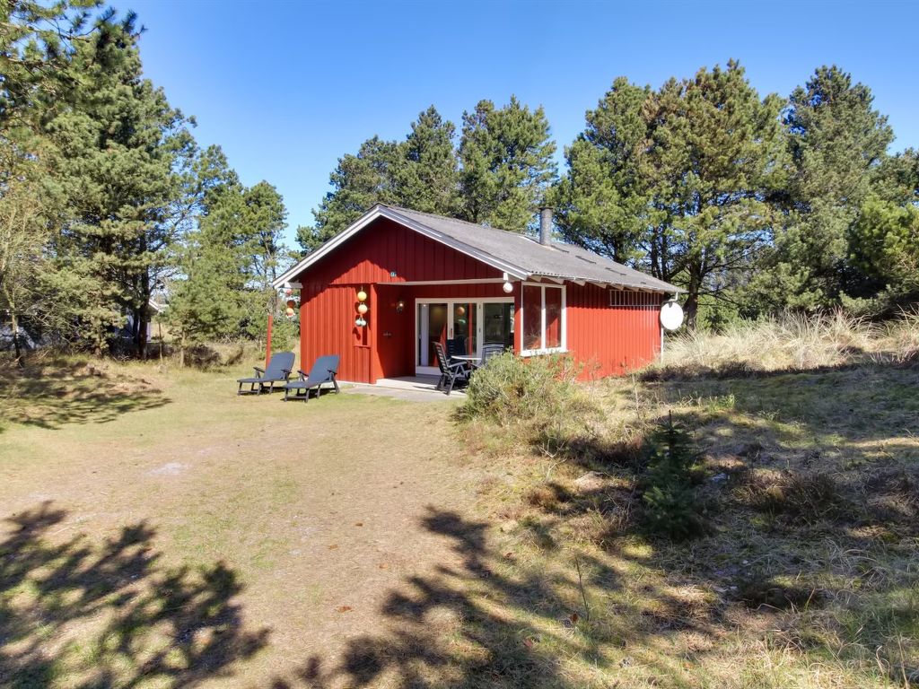 "Aulikki" - 900m from the sea cover