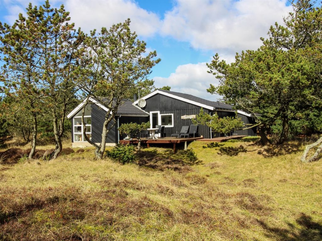 "Glady" - 500m from the sea cover