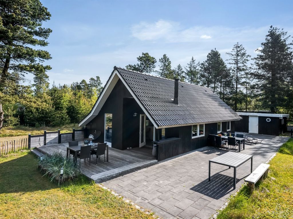 "Ottil" - 1.5km from the sea cover
