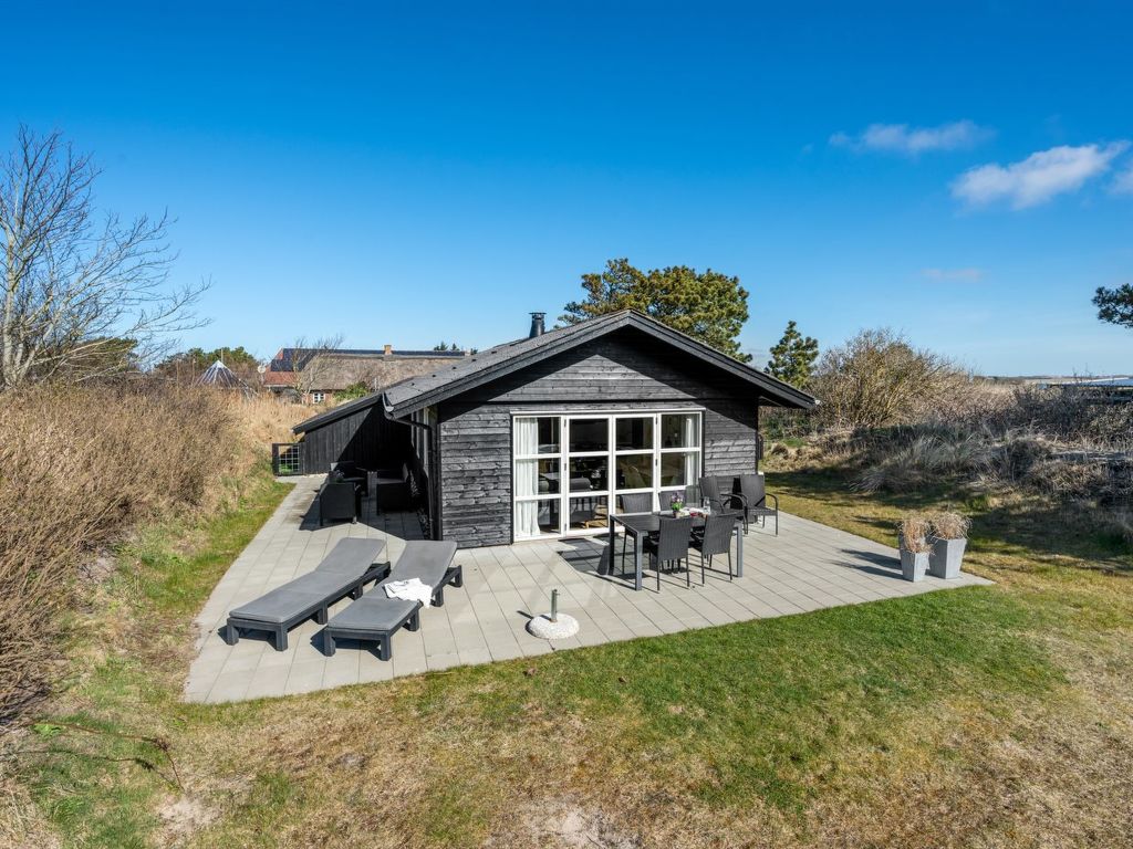 "Gillis" - 900m from the sea cover