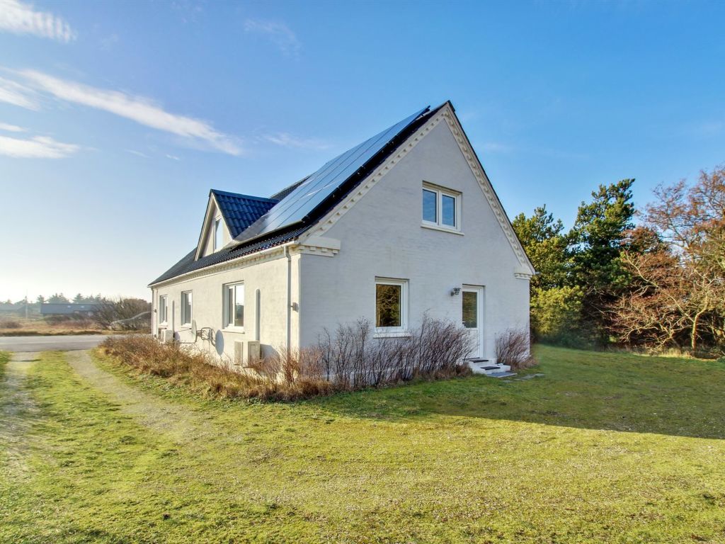 "Werna" - 800m from the sea cover