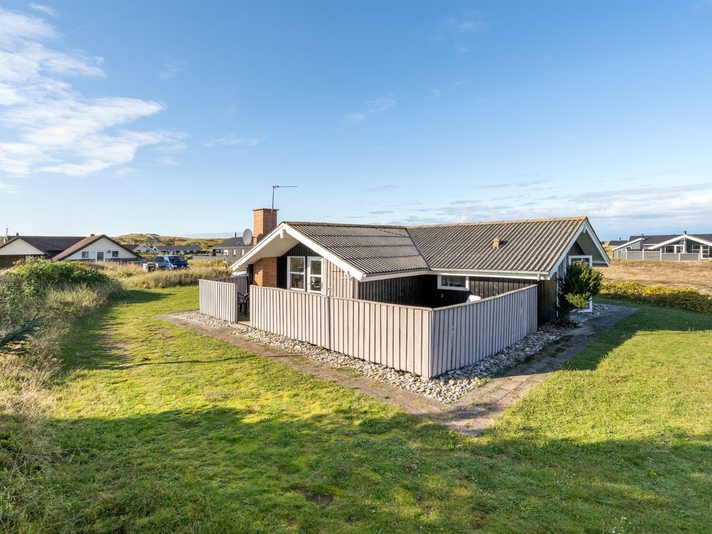 "Gritt" - 400m from the sea cover