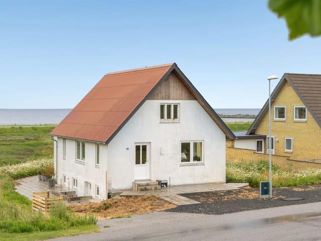 "Thomsen" - 200m to the fjord