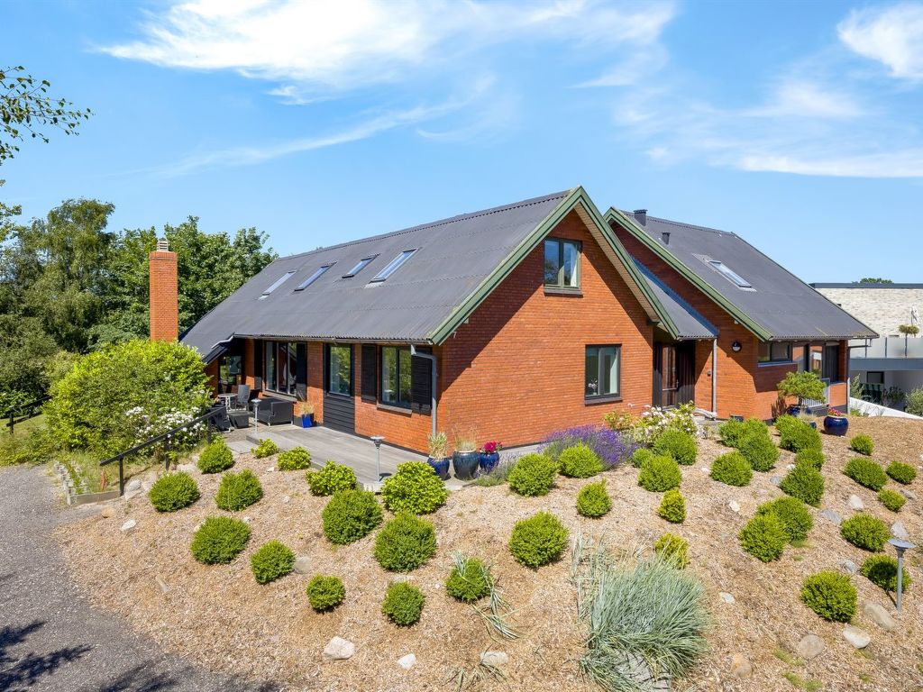 "Solvey" - 400m from the sea