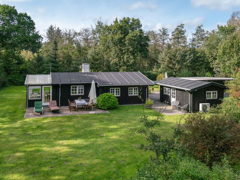 "Arnborg" - 2km from the sea cover