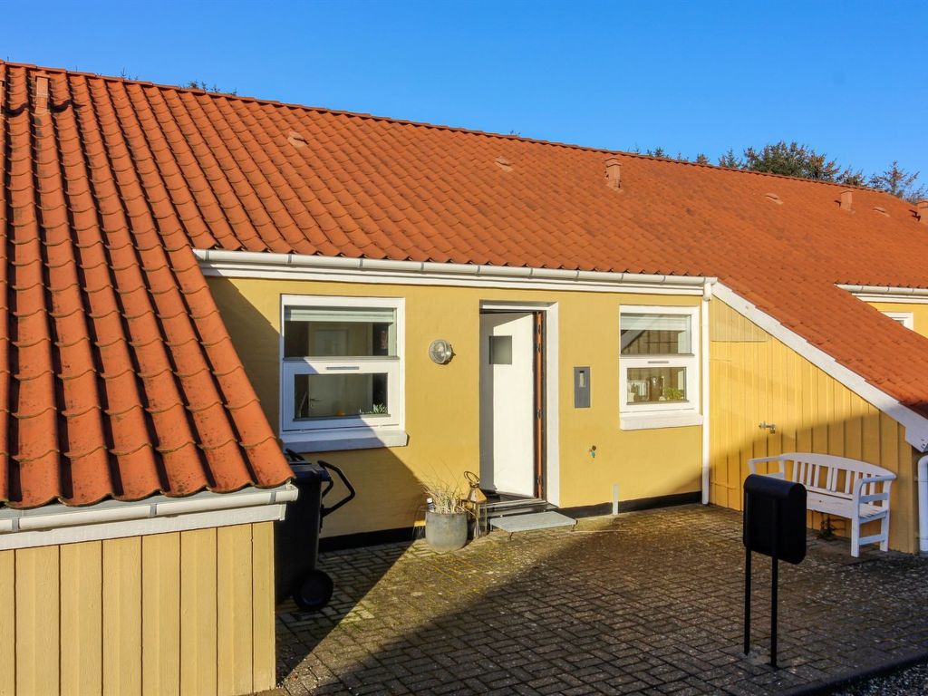 "Oddi" - 900m from the sea cover