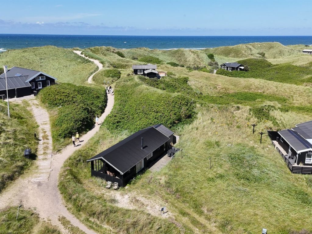 "Aarno" - 120m from the sea cover