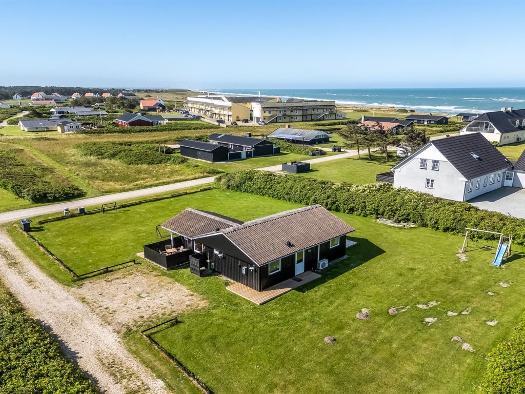 "Leonard" - 130m from the sea cover