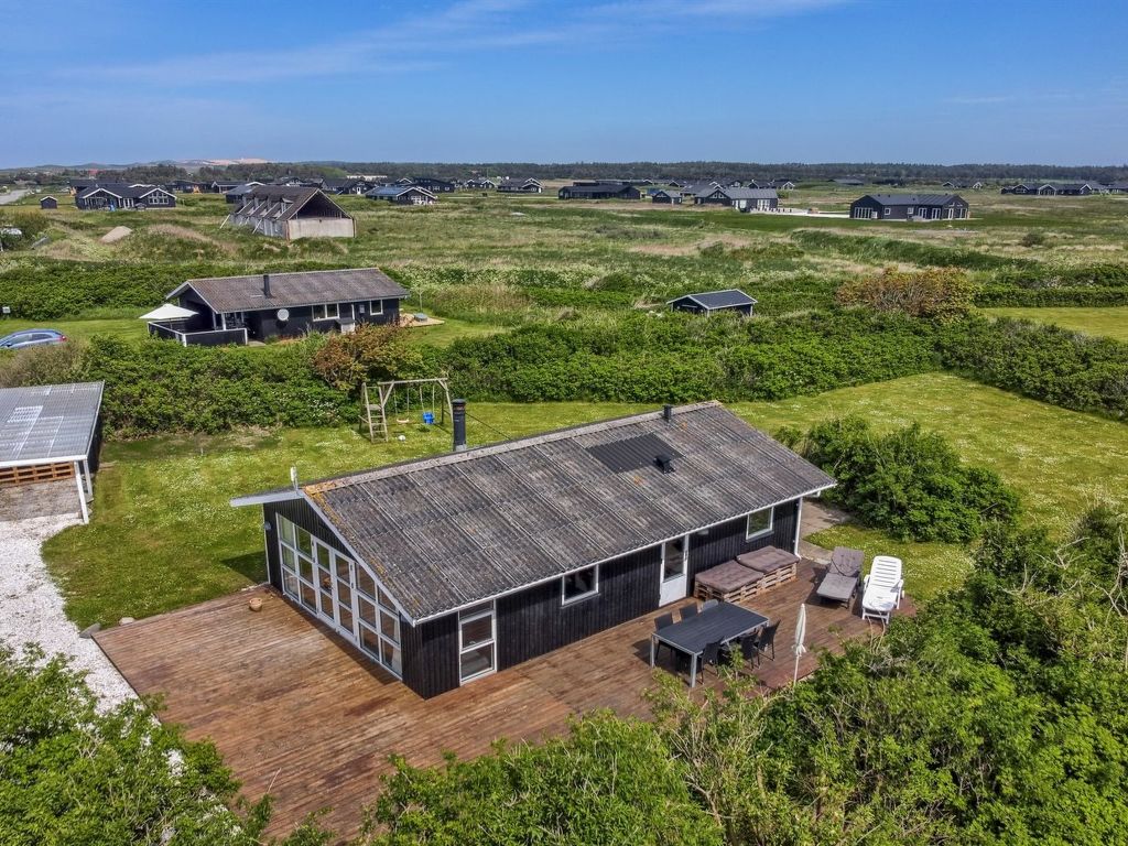 "Sande" - 450m from the sea cover