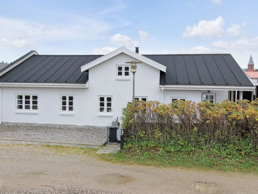 "Norman" - 150m from the sea