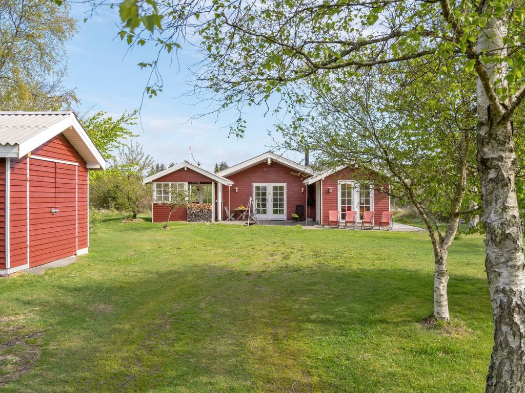 "Ansberga" - 1km from the sea cover
