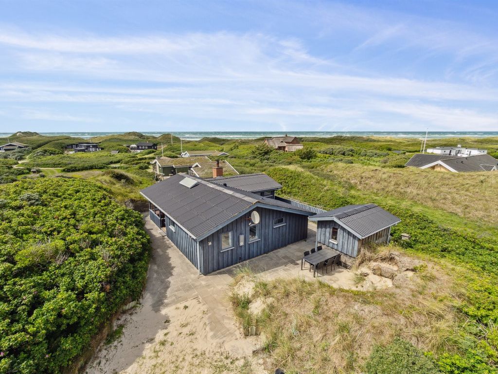 "Aghe" - 250m from the sea cover