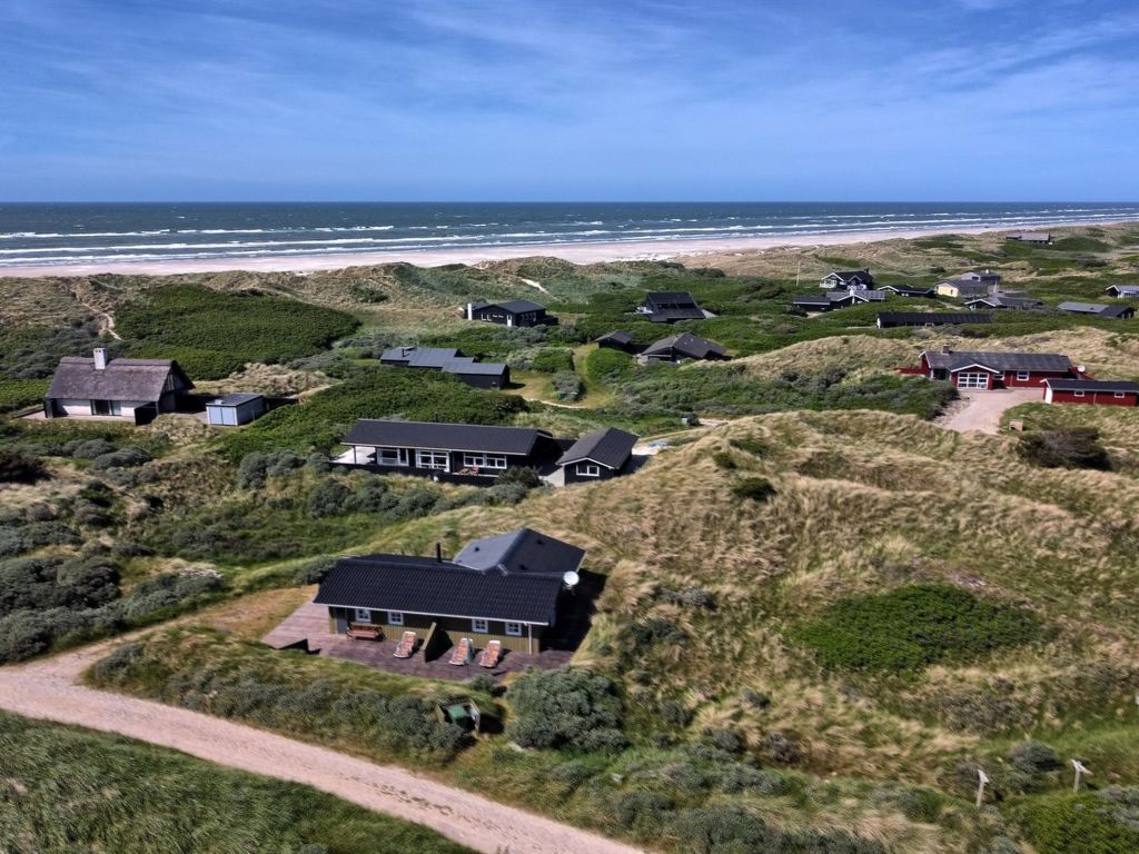 "Arita" - 250m from the sea cover