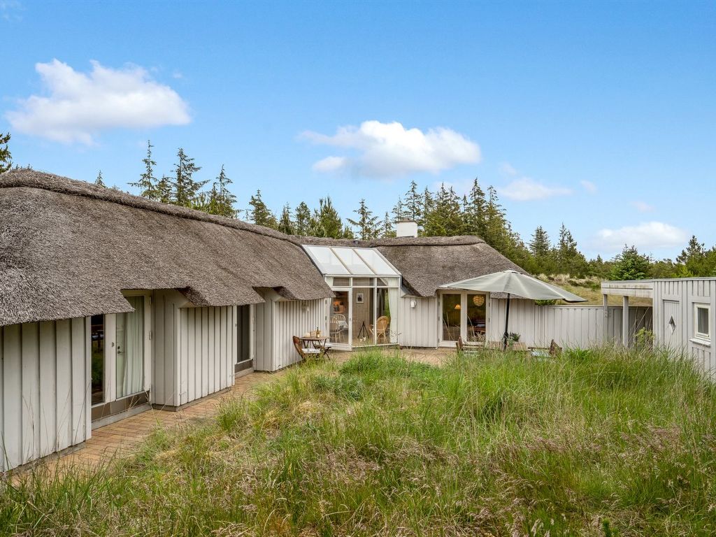 "Gunnie" - 1.1km from the sea cover