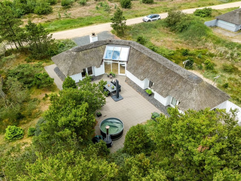 "Pihla" - 1.1km from the sea cover
