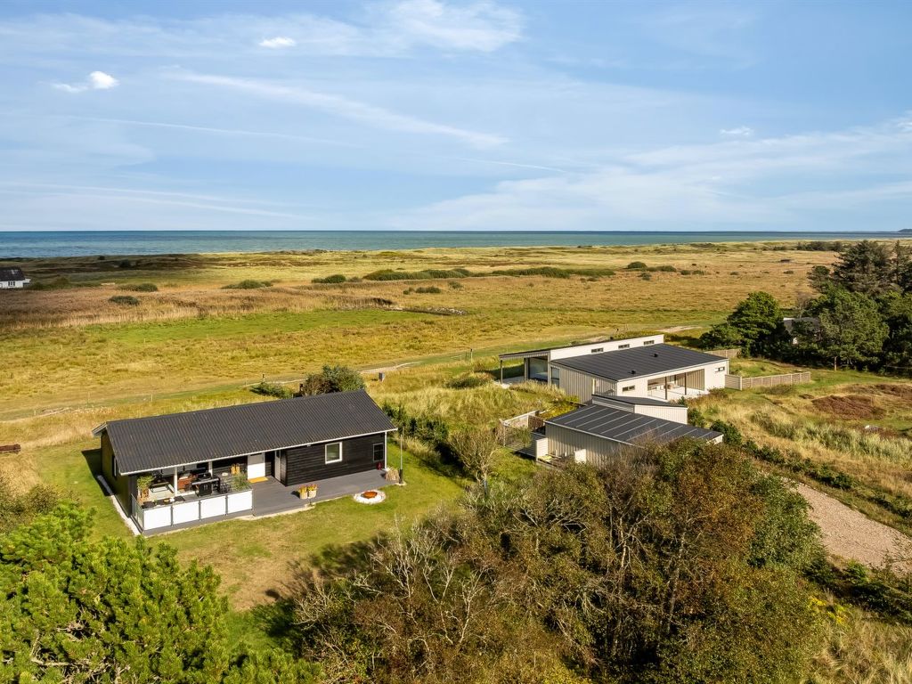 "Sarika" - 500m from the sea cover