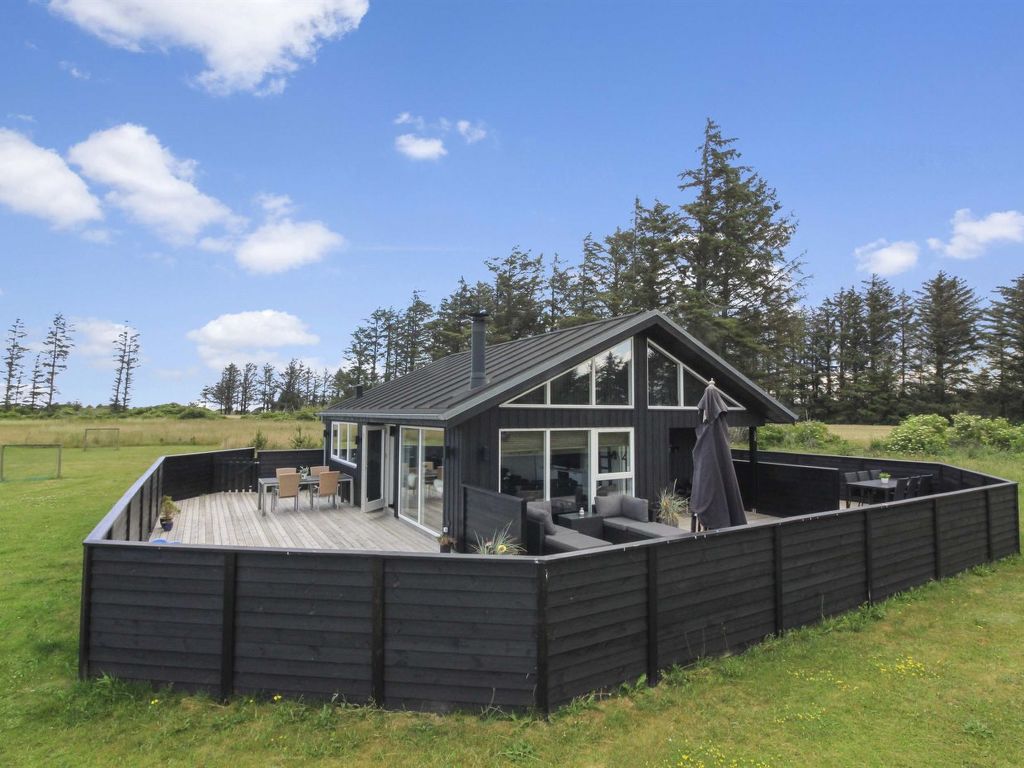"Minna" - 975m from the sea